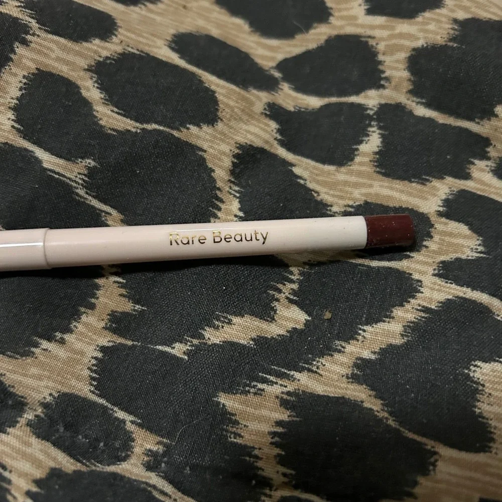 Rare Beauty Perfect Strokes Eyeliner Gel Longue Tenue -‎ Compassion